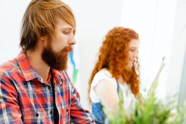 Quelles initiatives de co-marketing peuvent être bénéfiques pour un site de formation en ligne?