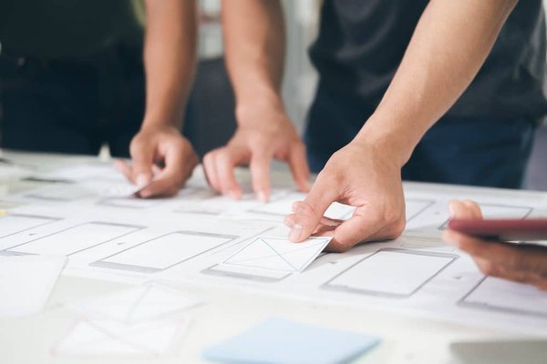 Quelles sont les meilleures applications pour le yoga intégrant des vidéos HD sur tablette ?