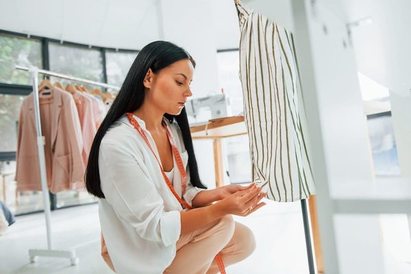 Quelle est la précision nécessaire pour une souris utilisée dans la CAO/DAO?